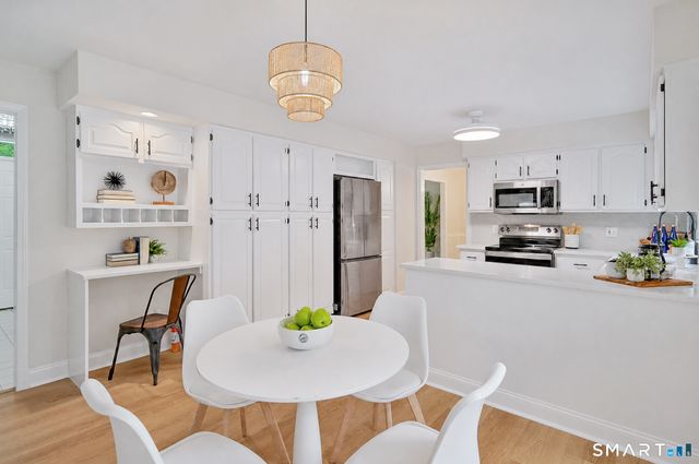 2 Sutherland Drive, Newtown, CT 06482