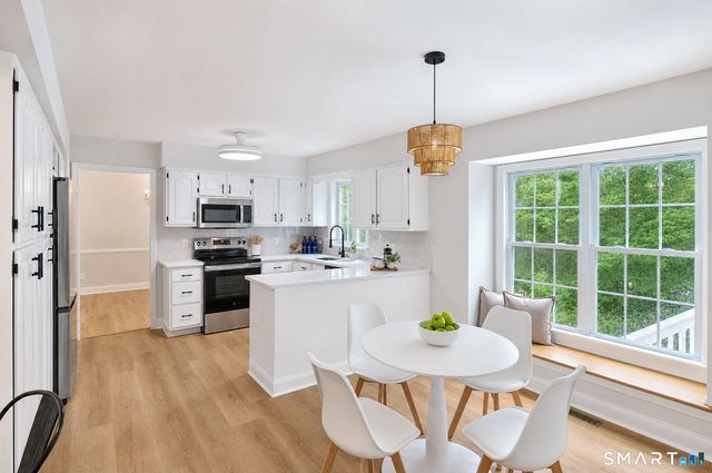 2 Sutherland Drive, Newtown, CT 06482
