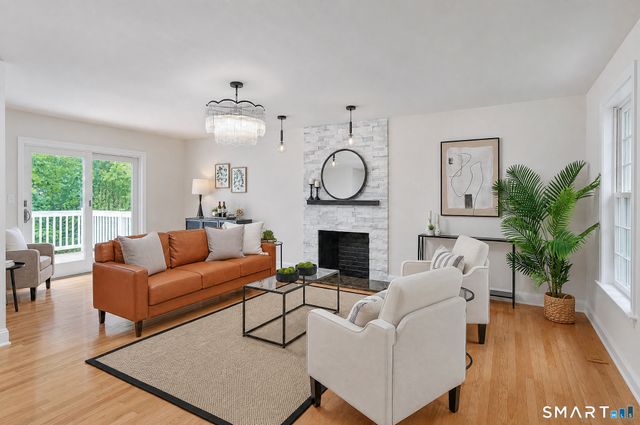 2 Sutherland Drive, Newtown, CT 06482