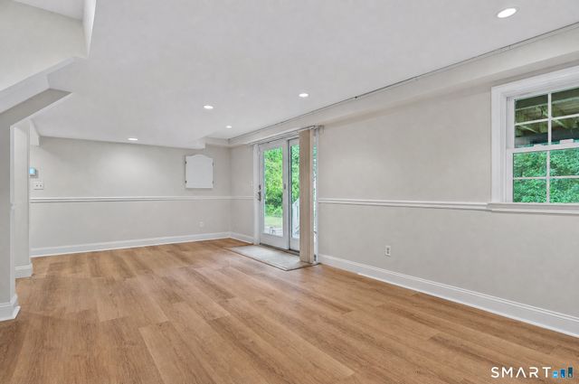 2 Sutherland Drive, Newtown, CT 06482