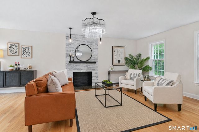 2 Sutherland Drive, Newtown, CT 06482
