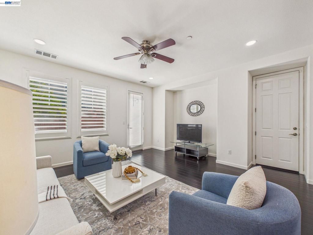 Image 9 of property listing at 4454 Irisview Pl, San Ramon, CA 94582
