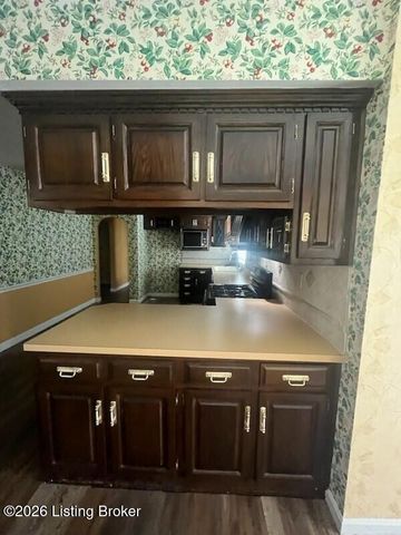 8605 Blue Lick Rd, Louisville, KY 40219