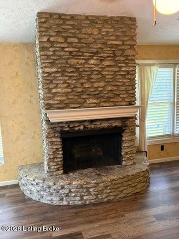 8605 Blue Lick Rd, Louisville, KY 40219