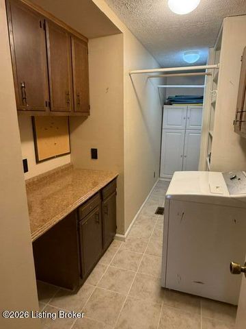 8605 Blue Lick Rd, Louisville, KY 40219