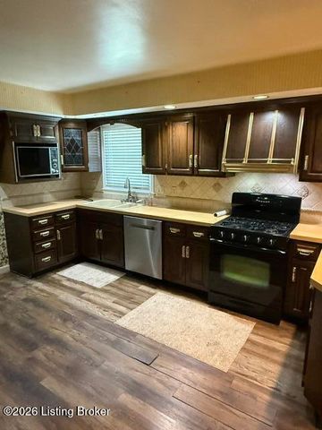 8605 Blue Lick Rd, Louisville, KY 40219