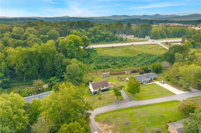 110 Earl Street, Pickens, SC 29671