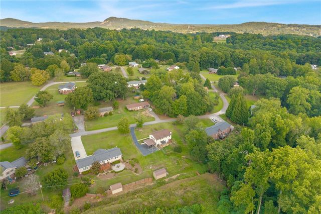 110 Earl Street, Pickens, SC 29671