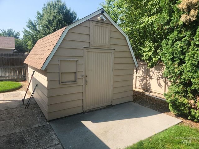 2061 N Todd Way, Meridian, ID 83646