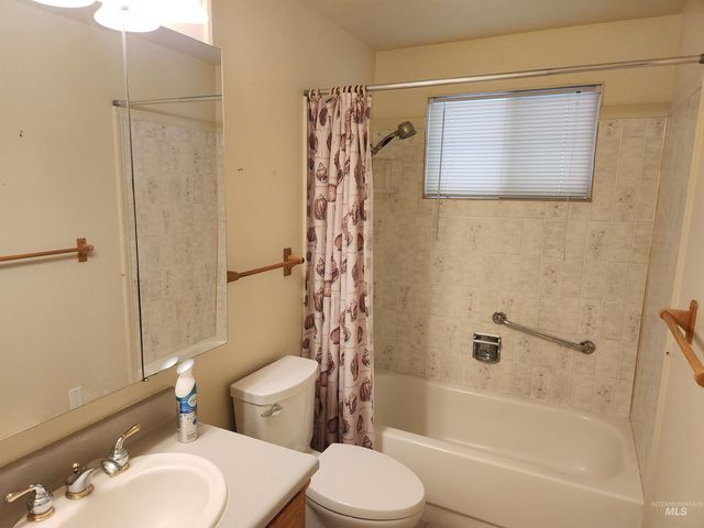 2061 N Todd Way, Meridian, ID 83646