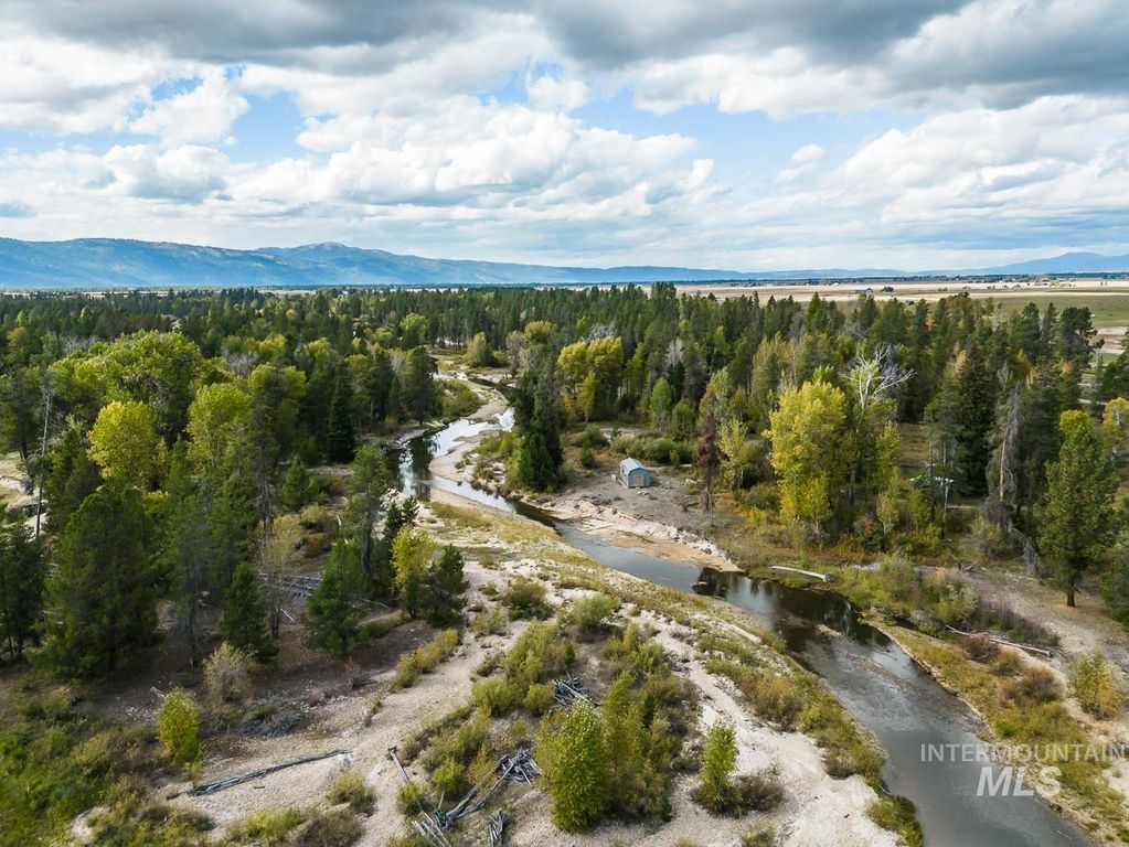 467 Gold Fork Rd, Donnelly, ID 83615 photo 4