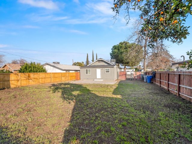 1628 Hazelwood, Fresno, CA 93702
