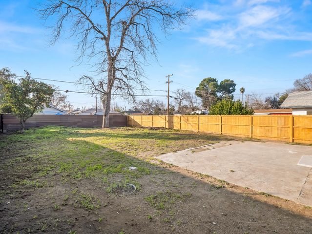 1628 Hazelwood, Fresno, CA 93702