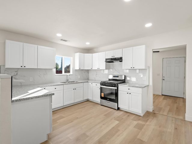 1628 Hazelwood, Fresno, CA 93702