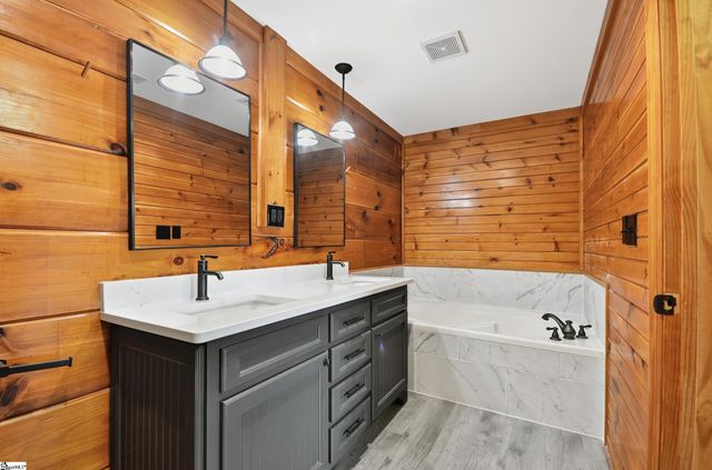 738 Stewart Gin Road, Liberty, SC 29657