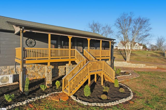 738 Stewart Gin Road, Liberty, SC 29657