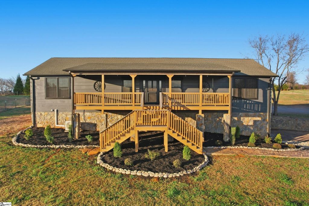 738 Stewart Gin Road, Liberty, SC 29657