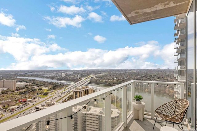 48 East Avenue # 3008, Austin, TX 78701