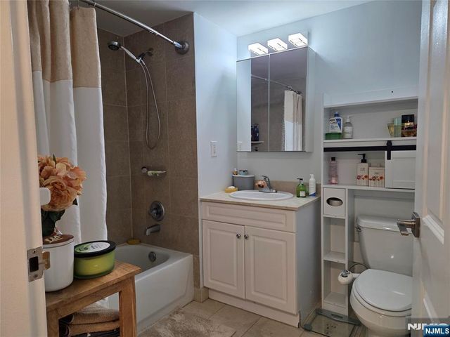 100 Old Palisade Road 803, Fort Lee, NJ 07024