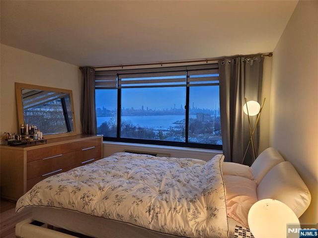 100 Old Palisade Road 803, Fort Lee, NJ 07024