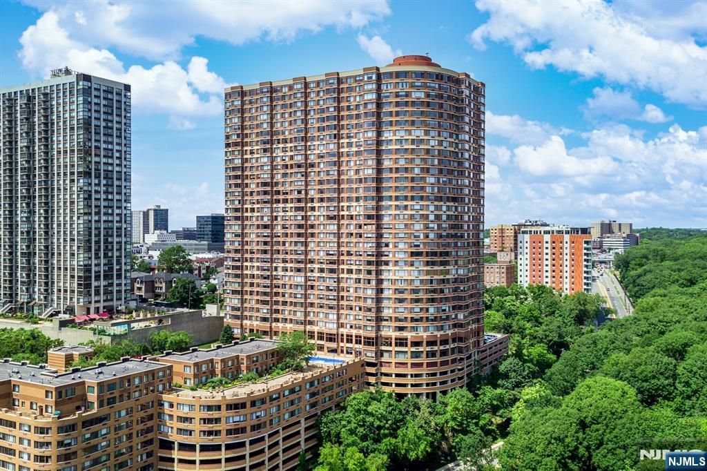 100 Old Palisade Road 803, Fort Lee, NJ 07024