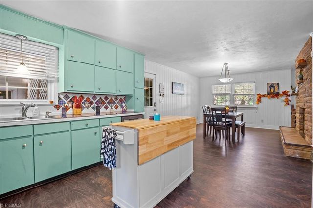 5728 Nylon Drive, Winston-salem, NC 27105