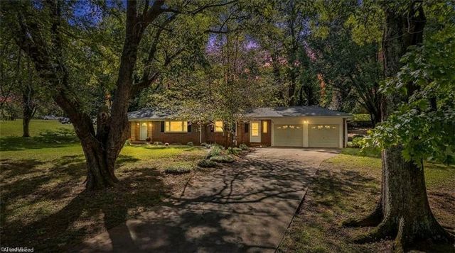 5728 Nylon Drive, Winston-salem, NC 27105