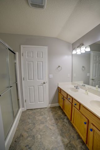 302 Pinehurst Drive, Eldridge, IA 52748