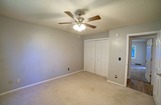 302 Pinehurst Drive, Eldridge, IA 52748