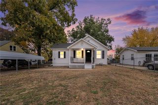 5234 KLAMM Road, Kansas City, KS 66106