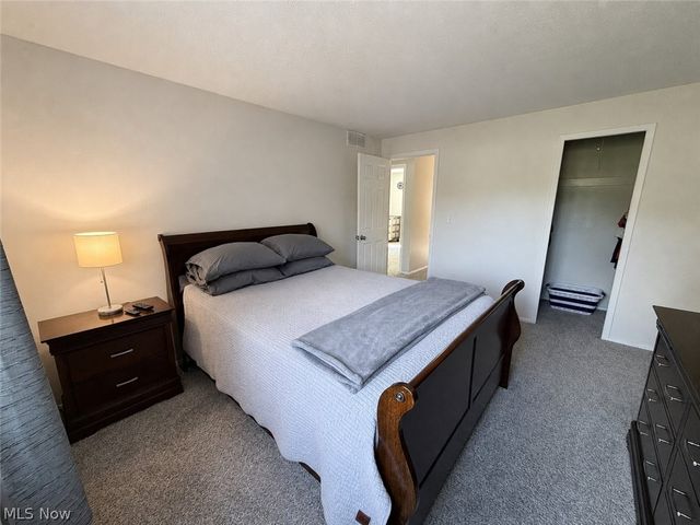 9274 Willow Lane, Olmsted Falls, OH 44138
