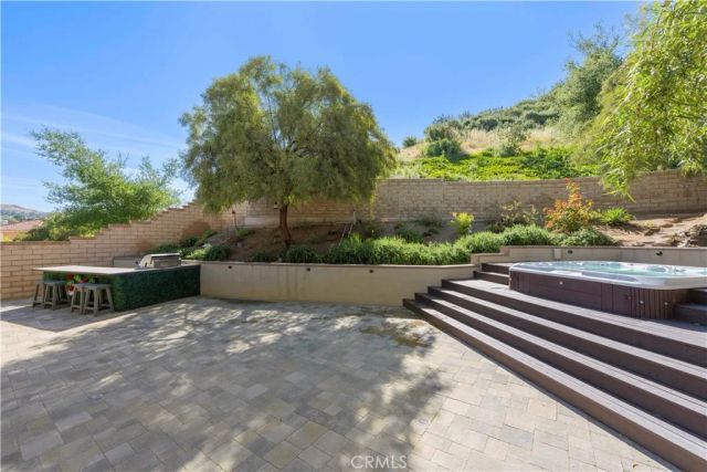 19890 Holly Drive, Saugus, CA 91350