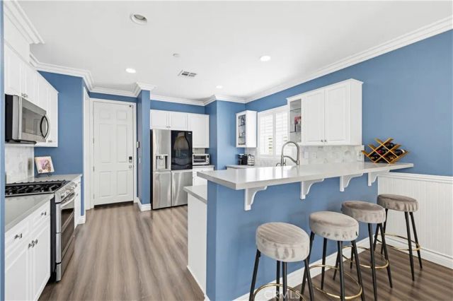 19890 Holly Drive, Saugus, CA 91350