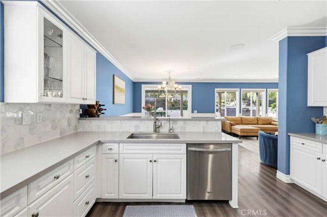 19890 Holly Drive, Saugus, CA 91350