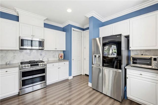 19890 Holly Drive, Saugus, CA 91350