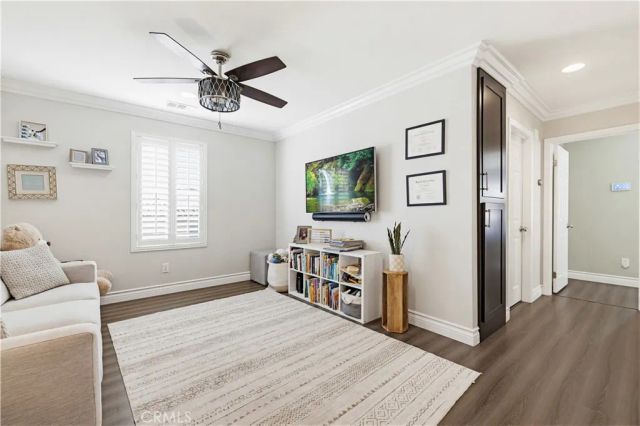 19890 Holly Drive, Saugus, CA 91350