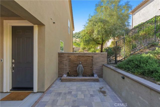 19890 Holly Drive, Saugus, CA 91350