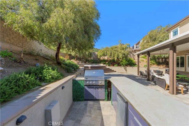 19890 Holly Drive, Saugus, CA 91350