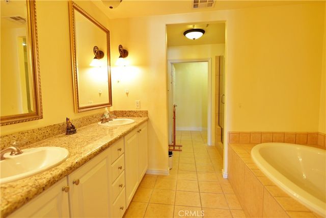 45245 Seeley 17C Drive 17C, La Quinta, CA 92253