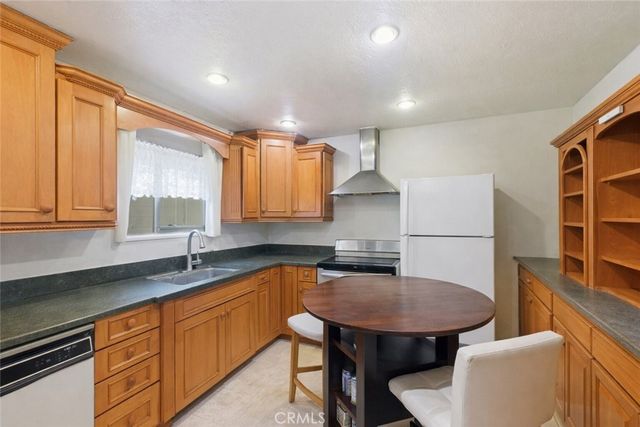 12011 Jouett Street, Sylmar, CA 91342