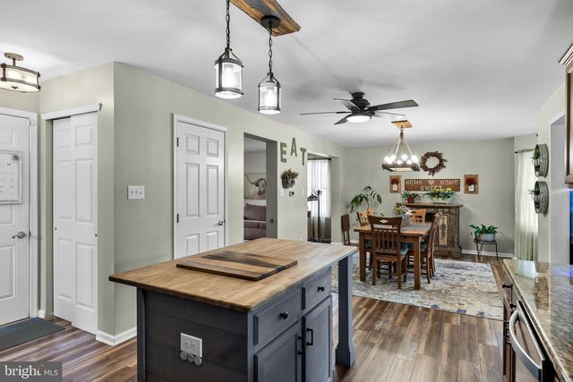 17 DELAWARE AVE, Hainesport, NJ 08036