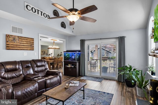 17 DELAWARE AVE, Hainesport, NJ 08036
