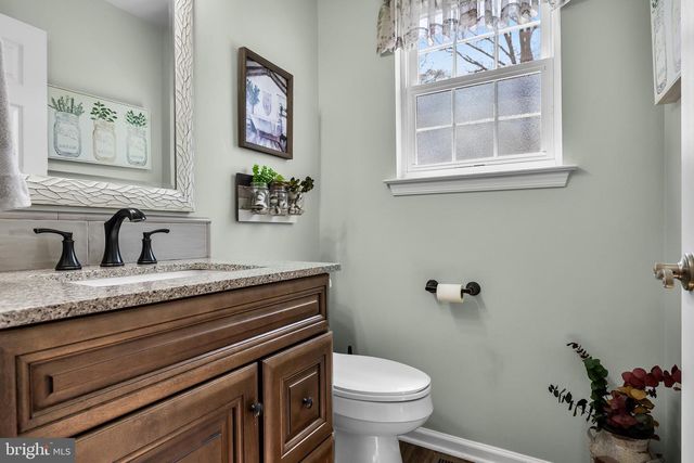 17 DELAWARE AVE, Hainesport, NJ 08036