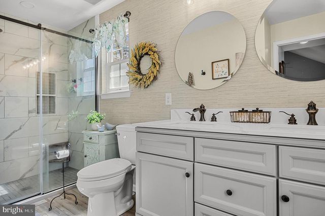 17 DELAWARE AVE, Hainesport, NJ 08036