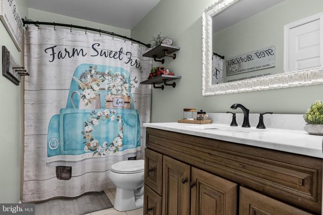 17 DELAWARE AVE, Hainesport, NJ 08036