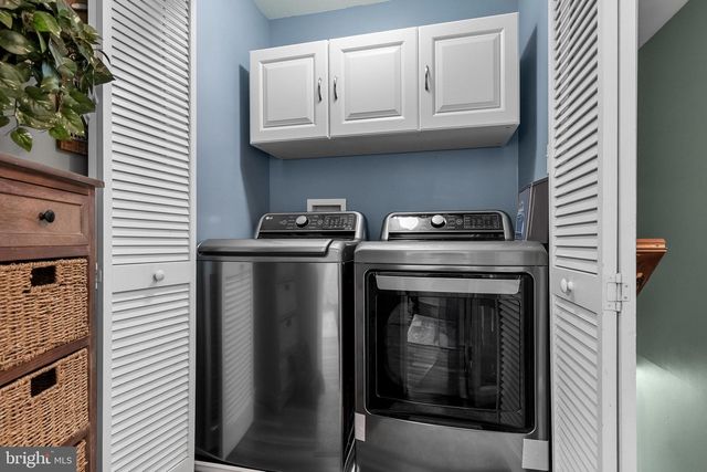 17 DELAWARE AVE, Hainesport, NJ 08036