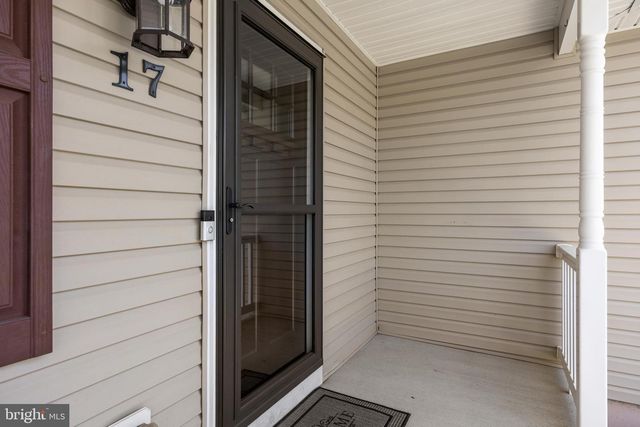 17 DELAWARE AVE, Hainesport, NJ 08036