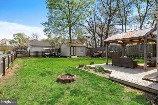17 DELAWARE AVE, Hainesport, NJ 08036