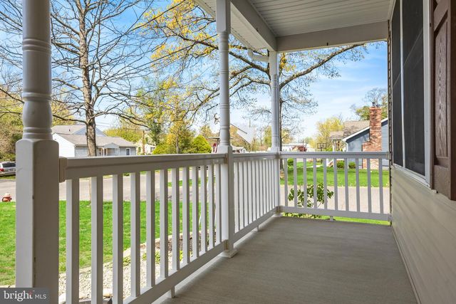 17 DELAWARE AVE, Hainesport, NJ 08036