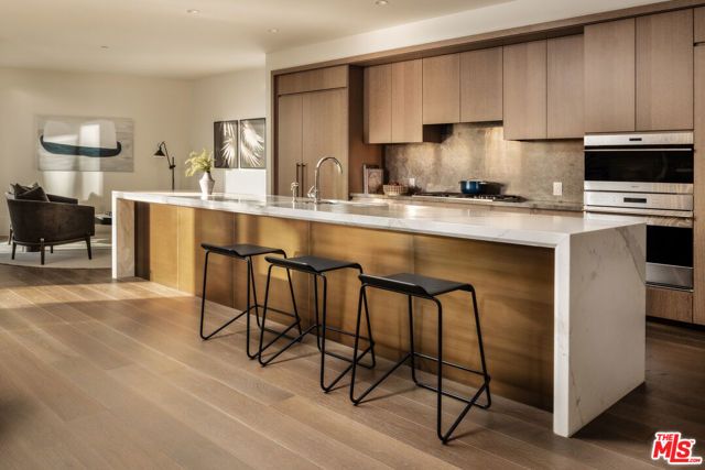 8420 W Sunset Boulevard 802, West Hollywood, CA 90069
